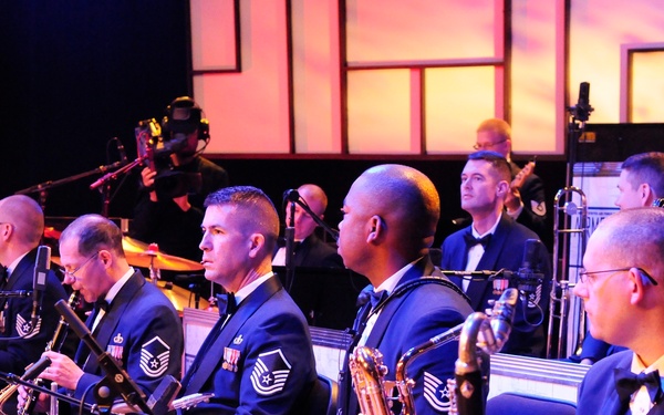 US Air Force Band performs tributes to America’s veterans