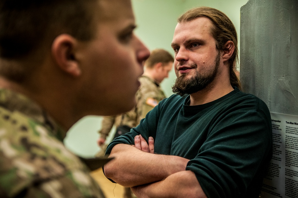 US Soldiers tour Estonian War Museum