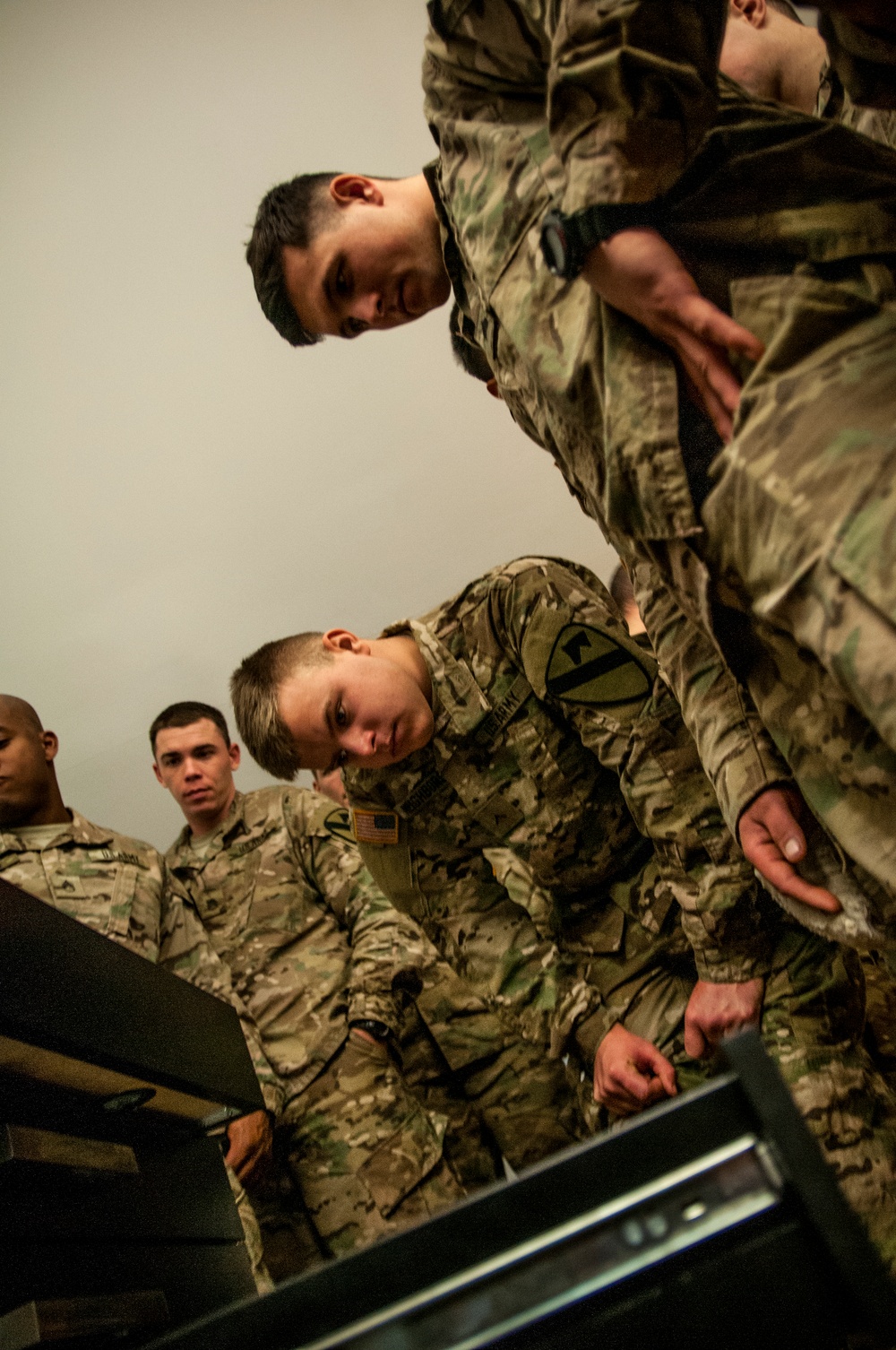 US Soldiers tour Estonian War Museum