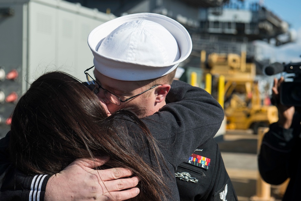 USS George H.W. Bush return