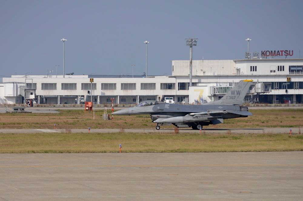 14 FS flies to Komatsu for ATR