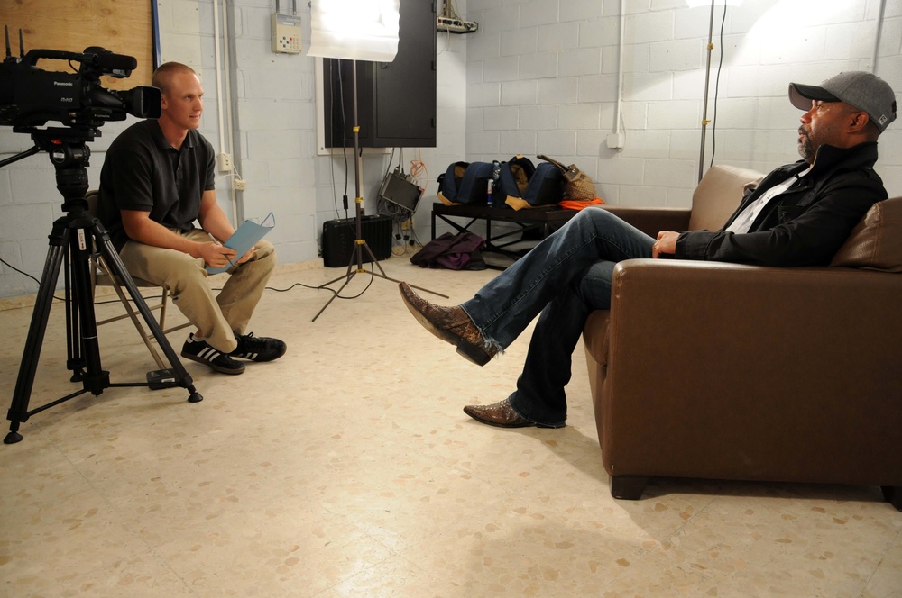 Darius Rucker performs for service members in Spain