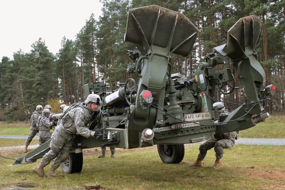 Field Artillery, 2CR, conducts direct fire exercise with M777 Howitzers