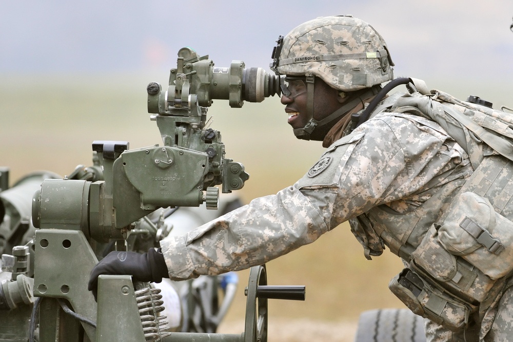 Field Artillery, 2CR, conducts direct fire exercise with M777 howitzers