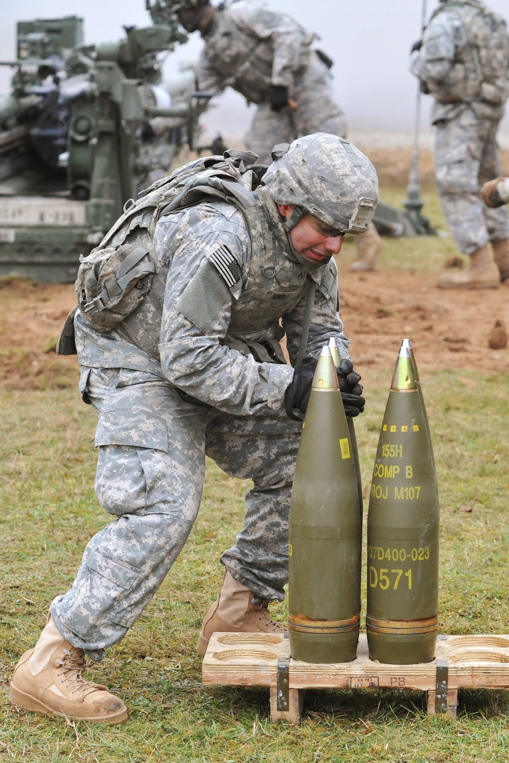 Field Artillery, 2CR, conducts direct fire exercise with M777 Howitzers