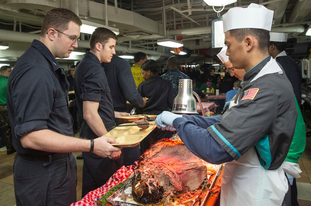 Thanksgiving lunch aboard USS George Washington