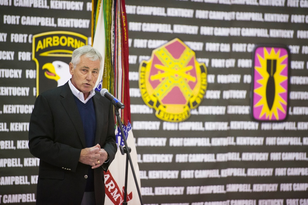 Secretary of Defense Chuck Hagel at Fort Campbell