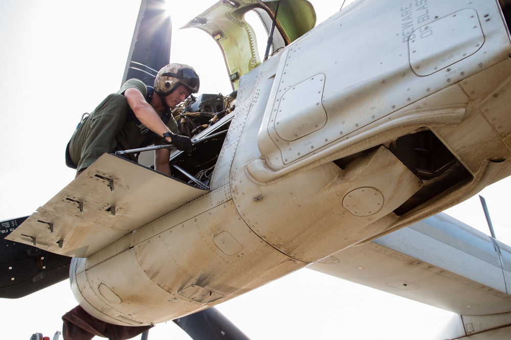 Marine aviators support fight against Ebola