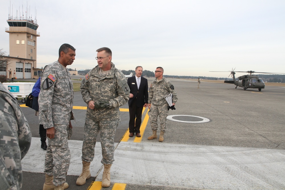 USARPAC commander visits JBLM