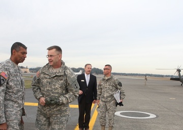 USARPAC commander visits JBLM