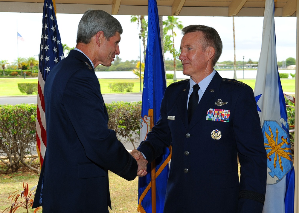 Carlisle receives fourth star, assumes leadership of PACAF