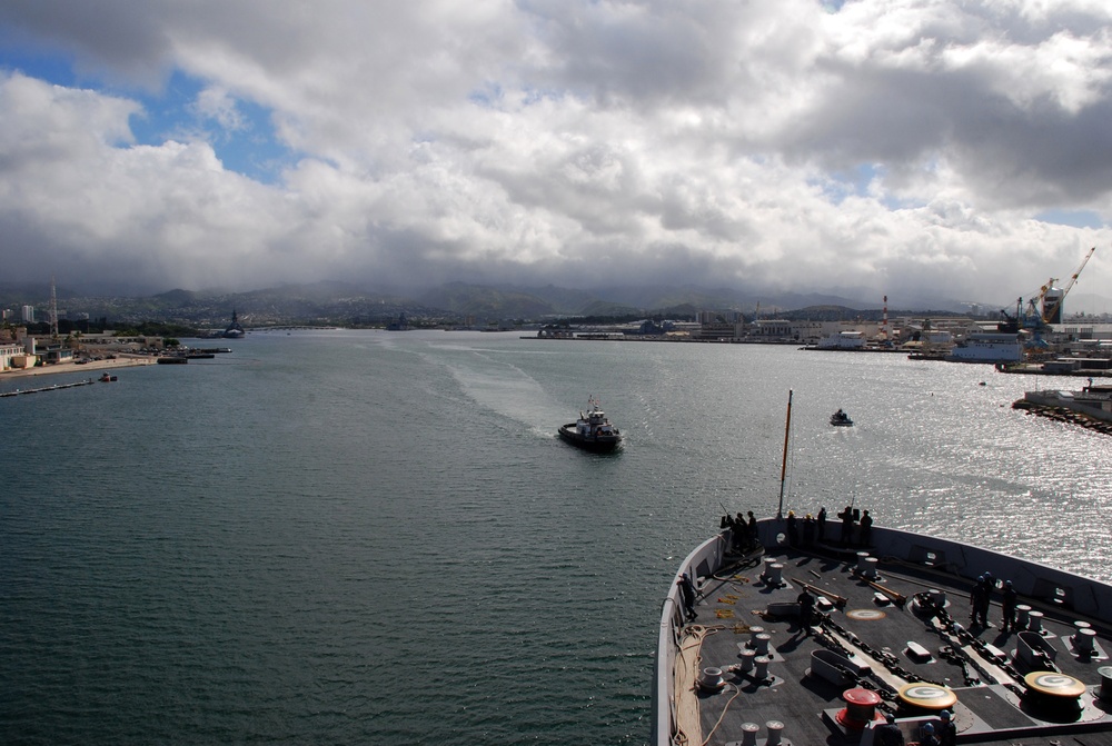 USS Green Bay at Pearl Harbor