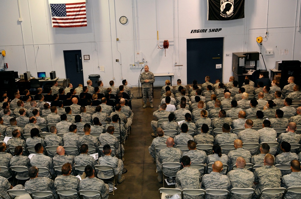 ANG command chief visits with 144th FW junior enlisted Airmen