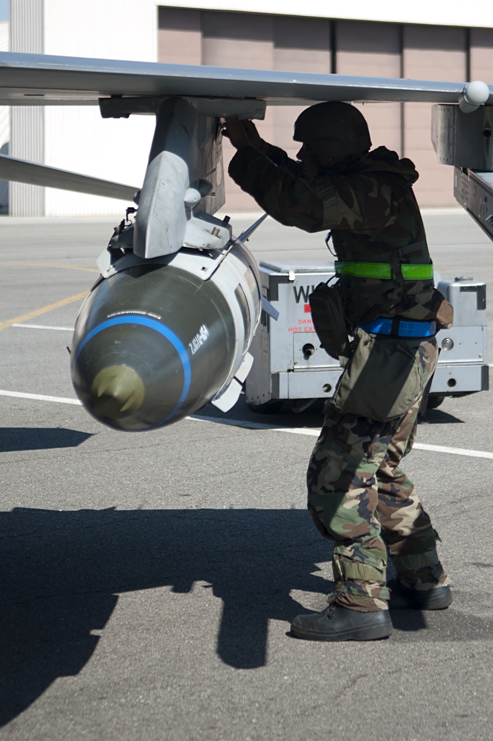 Osan and Kunsan participate in quarterly load crew competition