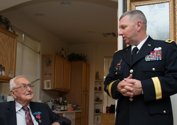 Army WWII veteran receives Bronze Star