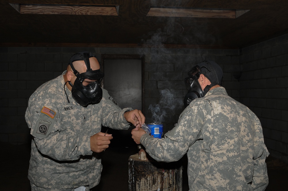 Paratroopers gain confidence in M50 protective mask