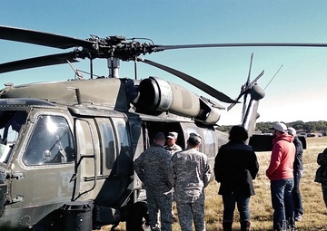 Texas Guardsmen welcome civilian employers for annual training tour