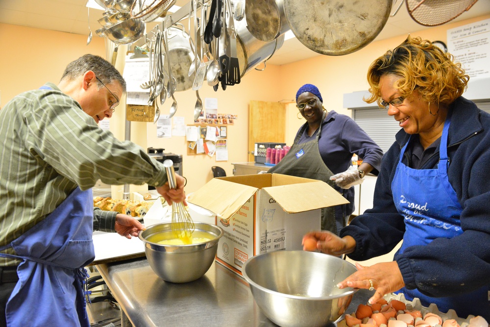 Coast Guard members volunteer in Hampton Roads, Va.