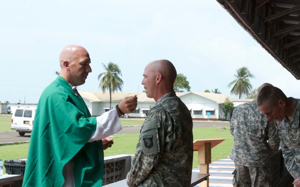 Chaplains bring hope, unity to service members, Liberians