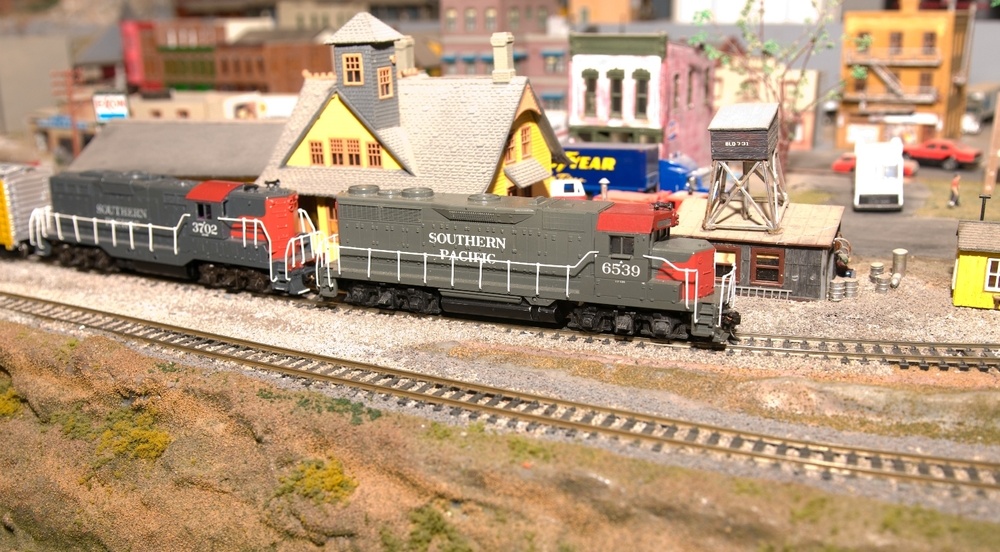 El Paso model railroader’s club makes history come alive