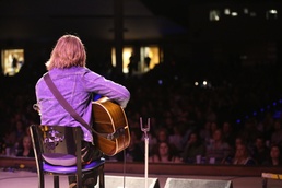 Country music fans pack Cherry Point theater