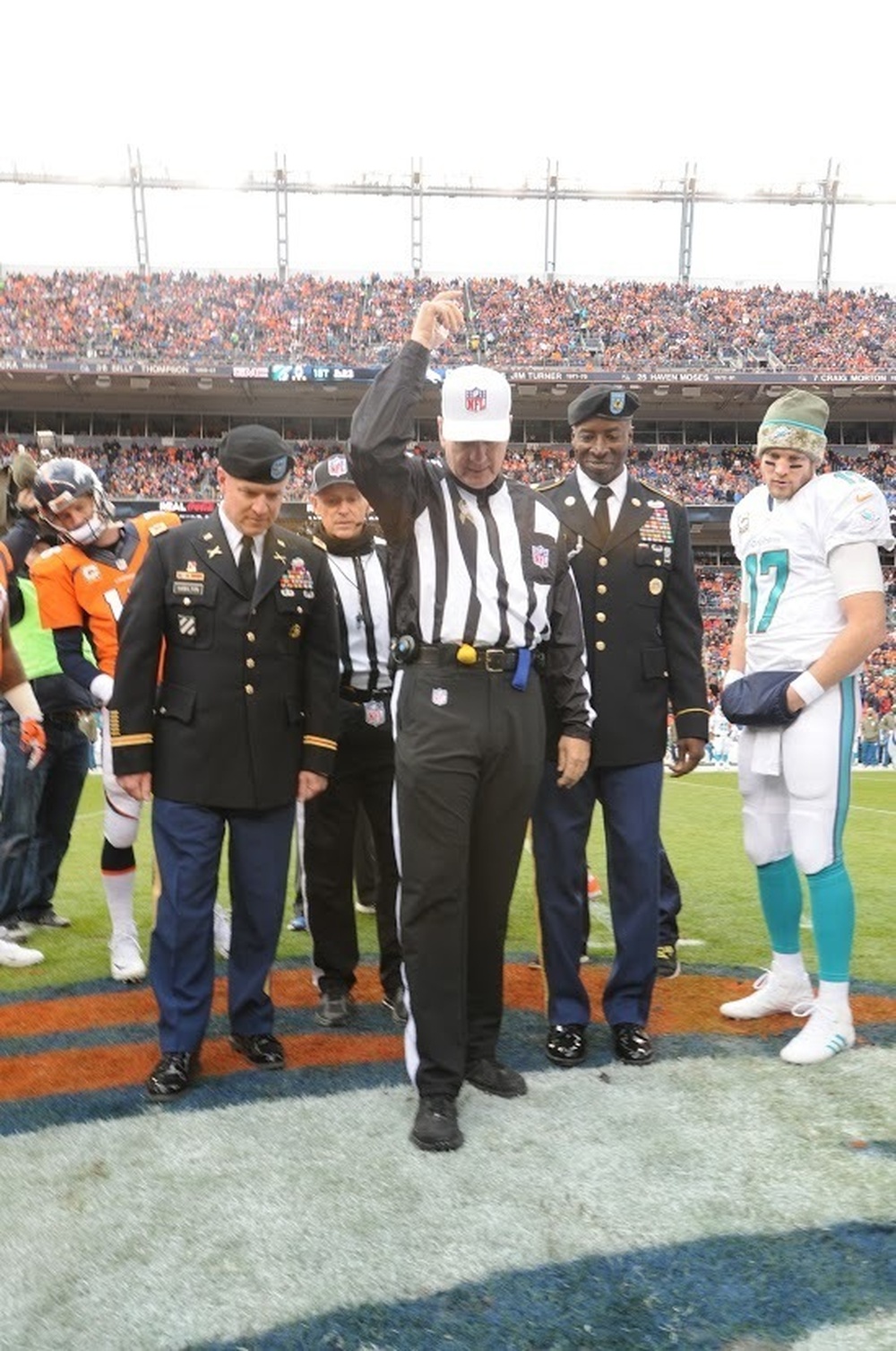 DVIDS - News - Experience of lifetime: Broncos show support for Soldiers