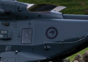 Royal New Zealand Air Force delivers artillery to coalition forces during Exercise Kiwi Koru