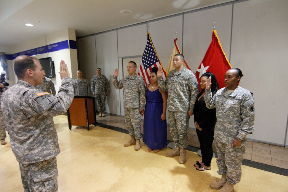 8th TSC re-enlists Pacific-based sustainers, present retention awards