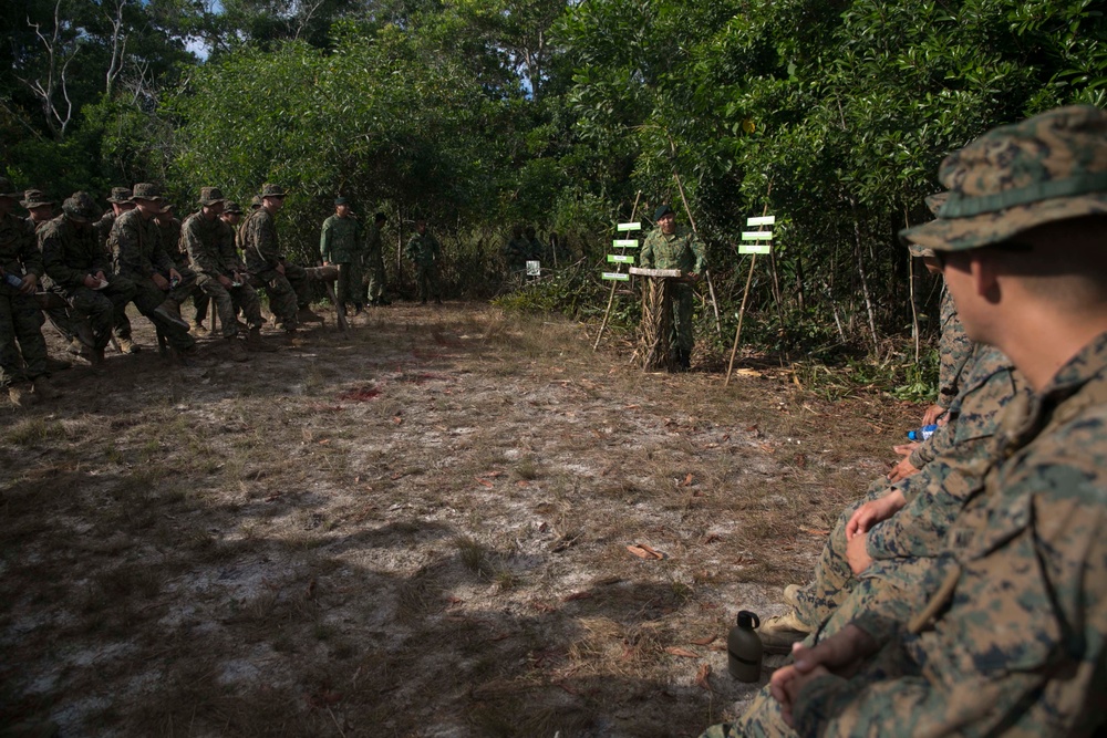 US Marines learn jungle skills from Royal Brunei Land Force