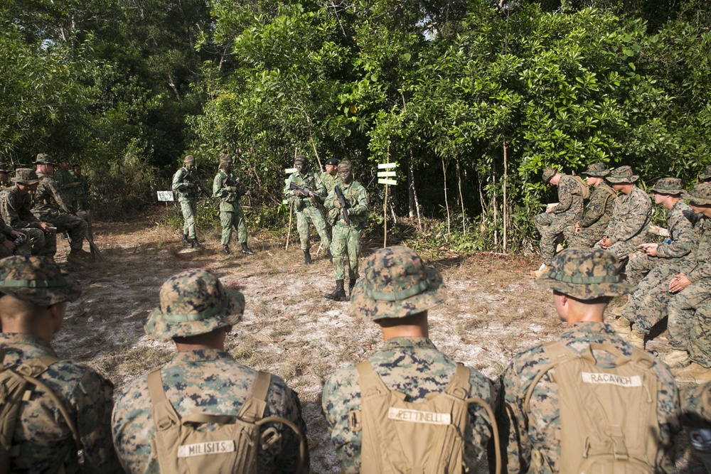 US Marines learn jungle skills from Royal Brunei Land Force