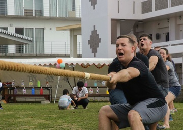 “Take ‘em to the deck!”: Marines teach Okinawan students MCMAP