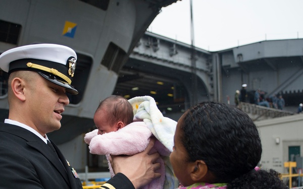 USS George Washington homecoming