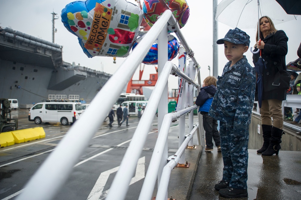 USS George Washington homecoming