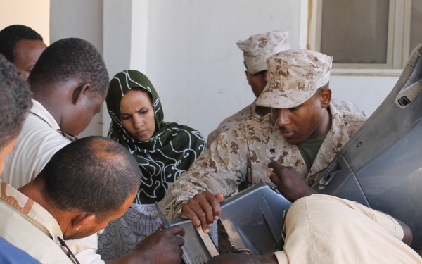 U.S. Forces aid in Mauritanian Boat Maintenance