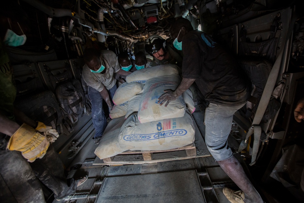 U.S. Marines transport supplies to build Ebola Treatment UnitsSpecial-Purpose Marine Air-Ground Task Force - Crisis Response - Africa Operation United Assistance Supply Drop Off
