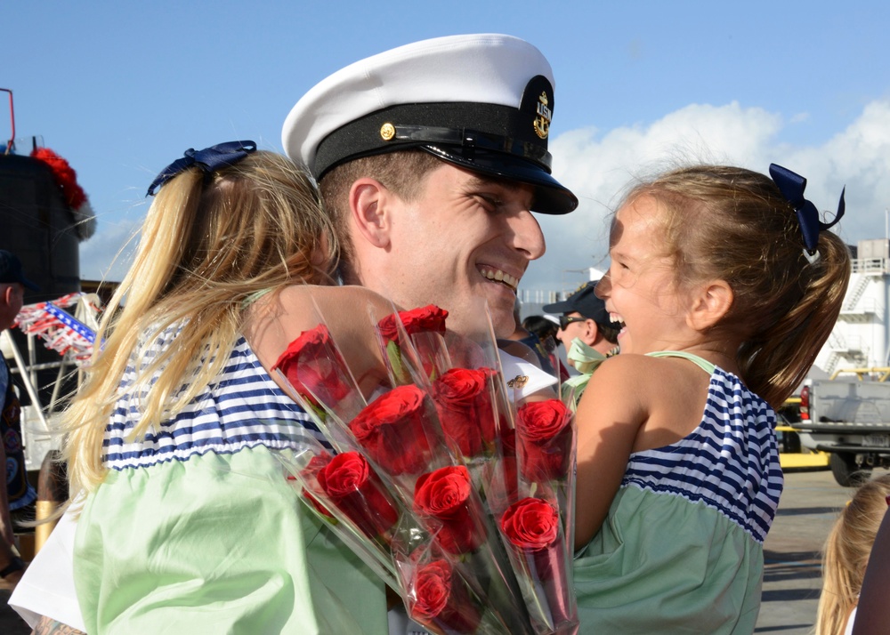 USS Columbia homecoming