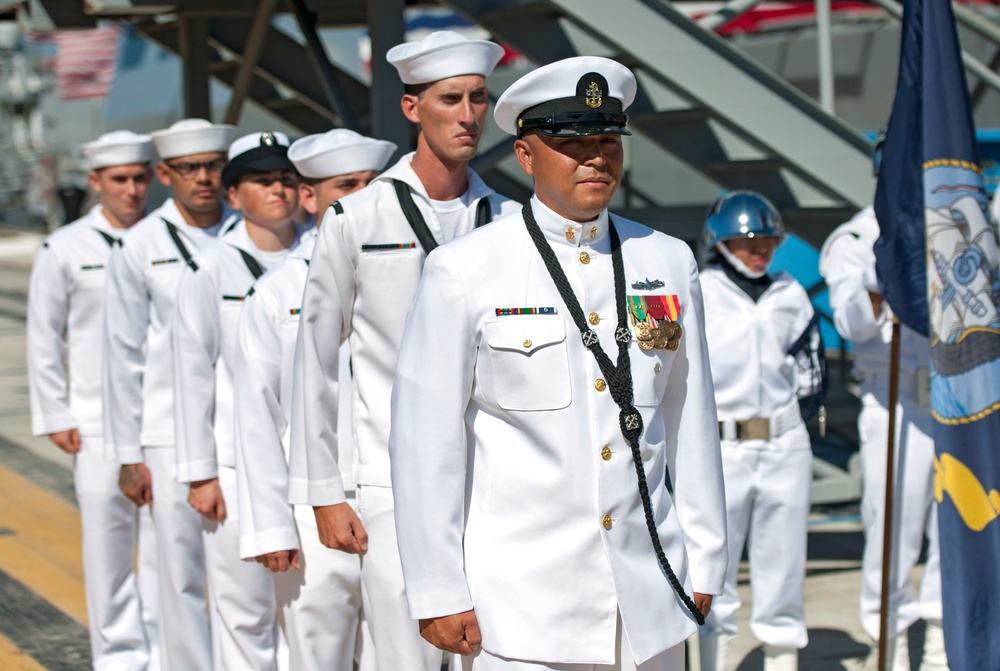 USS Chafee (DDG 90) holds a change of command ceremony