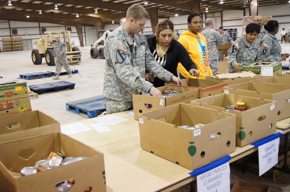 Soldiers, volunteers help community