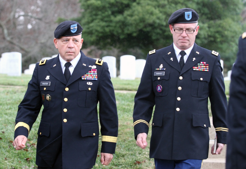 Army Reserve general presides over final wreath laying ceremony