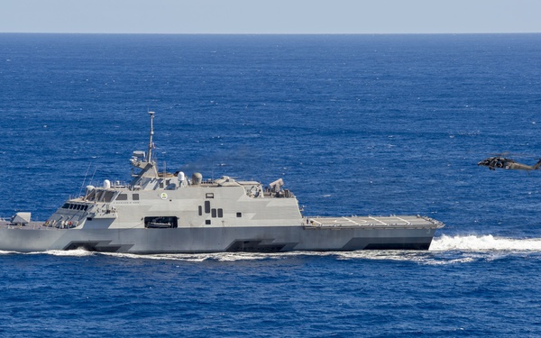 Army 25th Combat Aviation Brigade earns deck landing qualifications aboard Littoral Combat Ship USS Fort Worth (LCS-3)