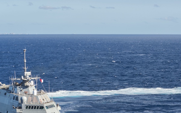 Army 25th Combat Aviation Brigade earns deck landing qualifications aboard Littoral Combat Ship USS Fort Worth (LCS-3)