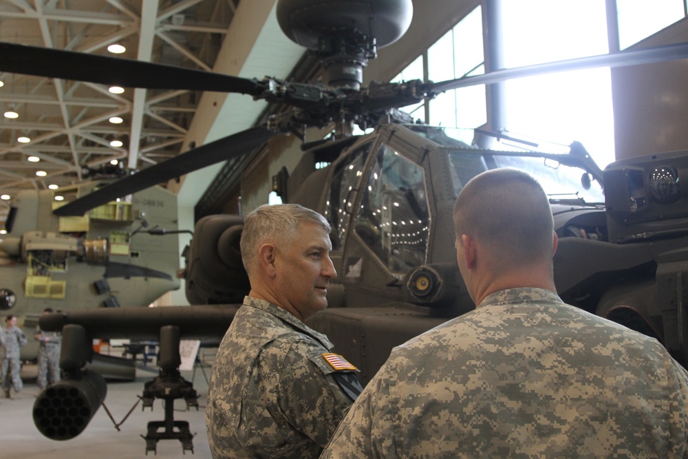 SMA learns about the AH-64 Apache helicopter