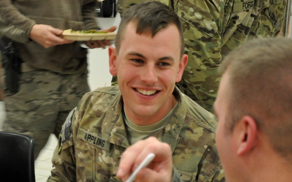 Oregon Soldiers celebrate Thanksgiving