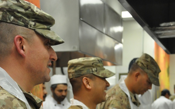 Oregon Soldiers celebrate Thanksgiving