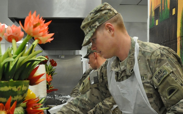 Oregon Soldiers celebrate Thanksgiving