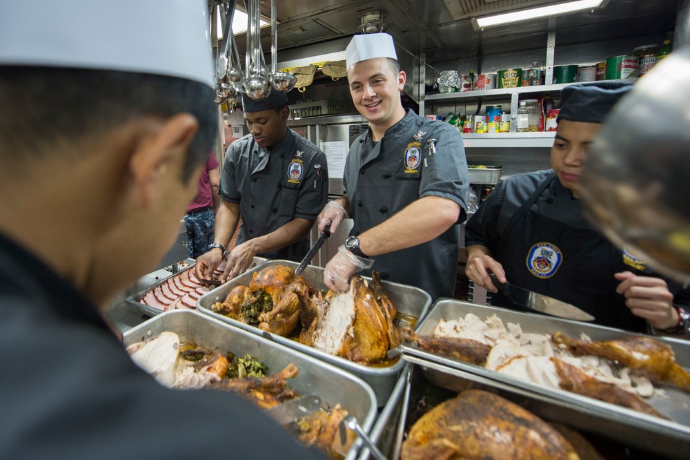USS Cole Sailors celebrate Thanksgiving while deployed