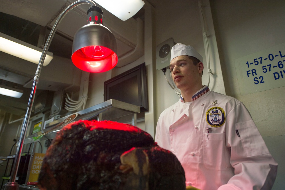 Thanksgiving dinner aboard USS Makin Island