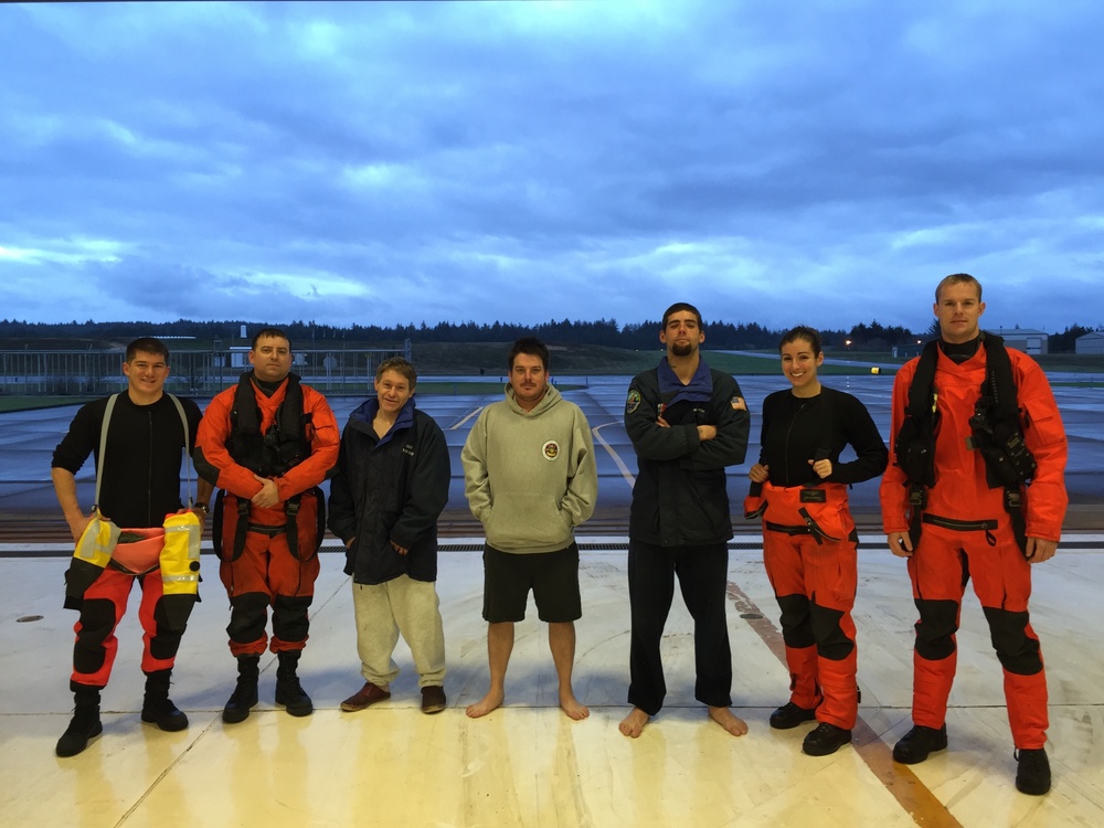 Coast Guard crews rescue 5 fishermen from sinking vessel west of Siletz Bay, Oregon