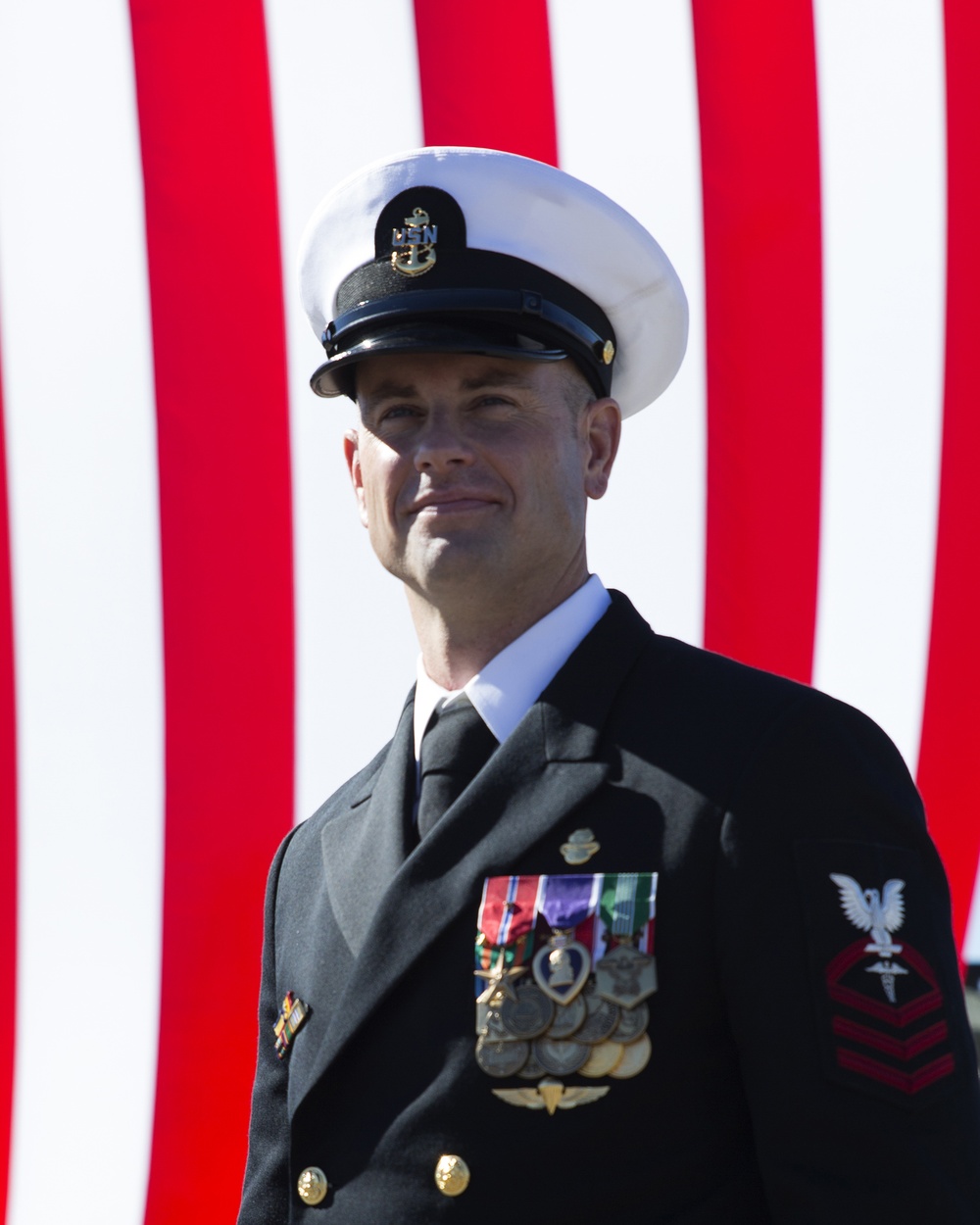 Navy Cross presented to MARSOC Special Amphibious Reconnaissance Corpsman