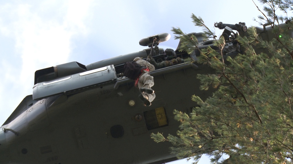 Airmen complete CSAR training during Pacific Thunder
